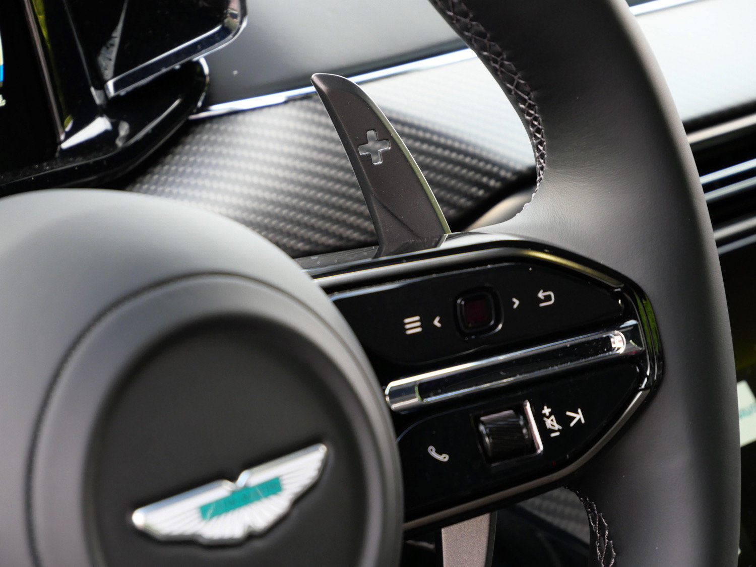 New 2026 Aston Martin V8 Vantage S RWD image 18
