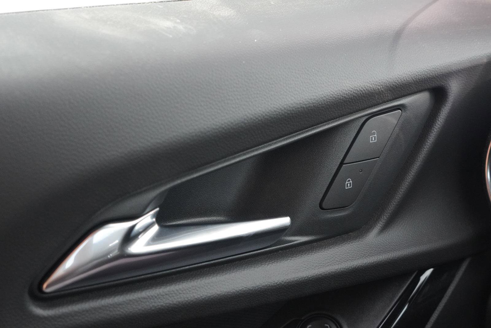 New 2025 Chevrolet Equinox LT w/ Safety and Technology Package image 18