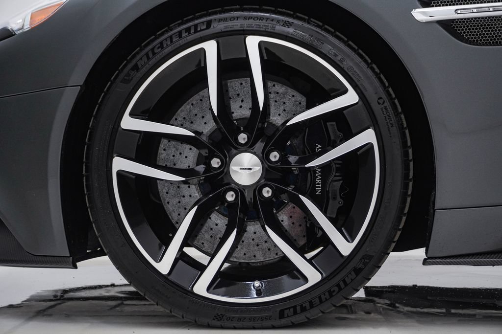 Used 2015 Aston Martin Vanquish Coupe RWD image 14