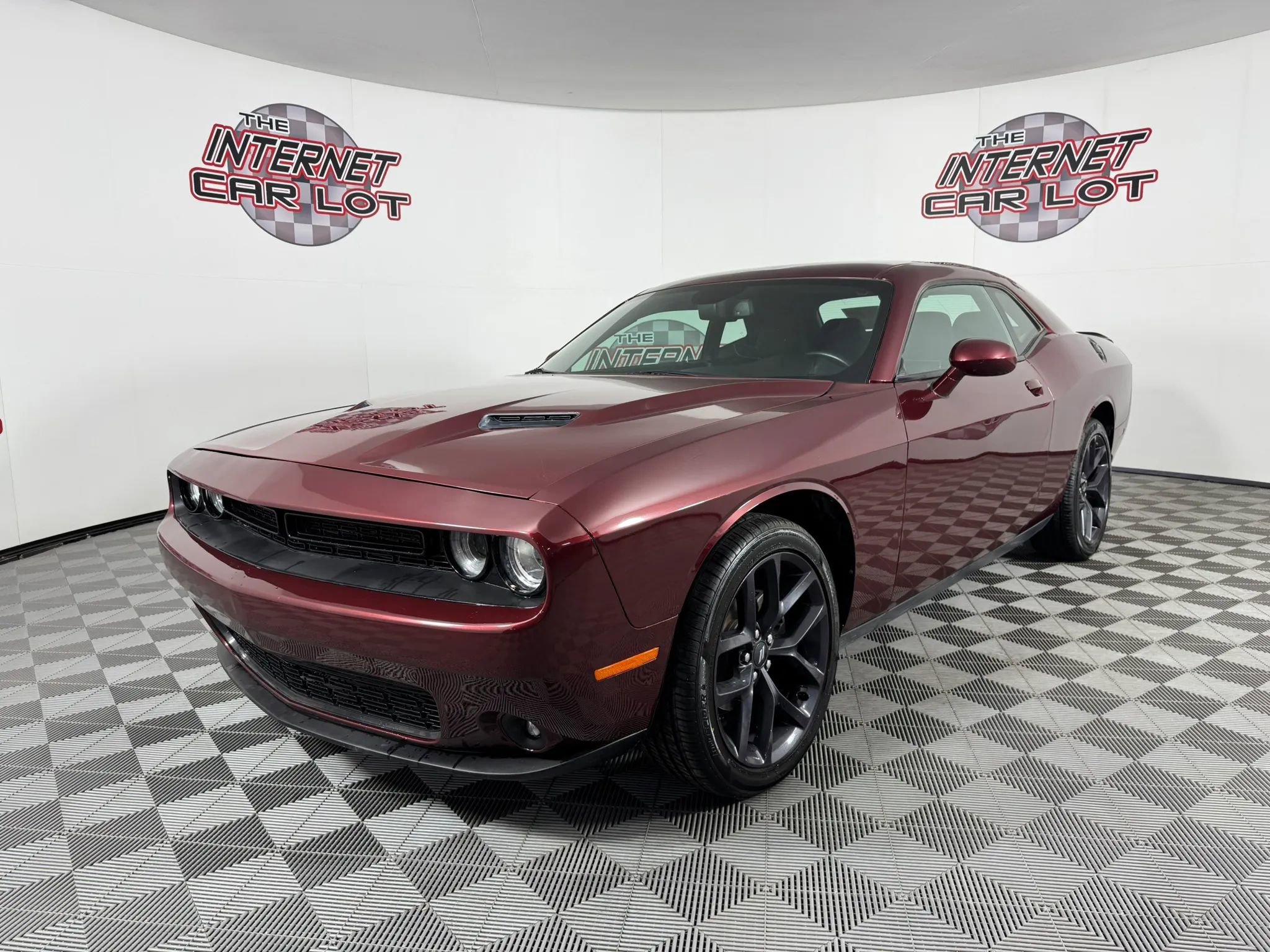 Used 2021 Dodge Challenger SXT w/ Driver Convenience Group image 3