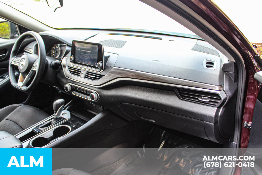Used 2024 Nissan Altima 2.5 SV FWD image 22