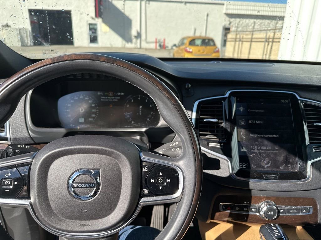 Used 2016 Volvo XC90 T6 Momentum image 8