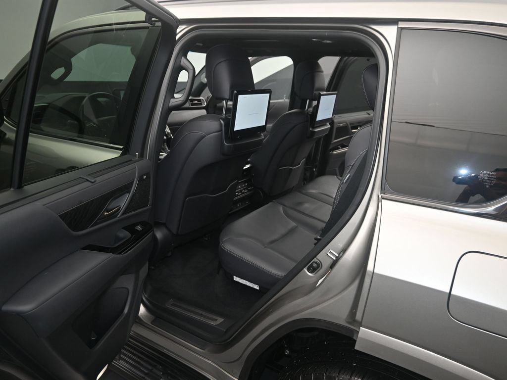 Used 2023 Lexus LX 600 4WD w/ Appearance Package image 12