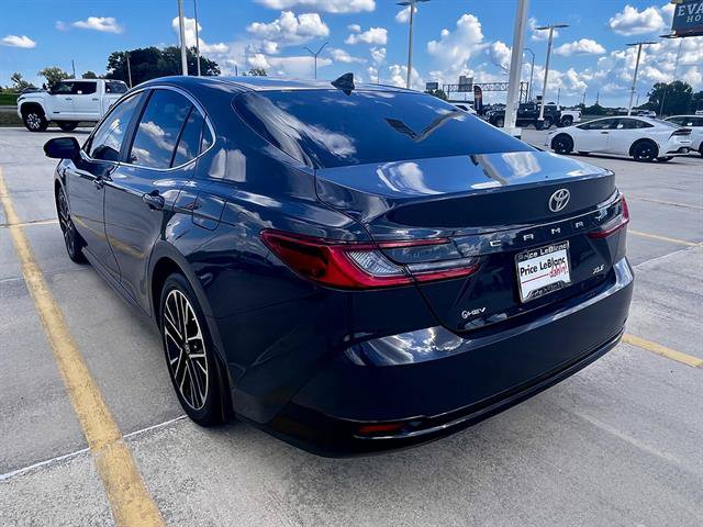 Used 2025 Toyota Camry XLE FWD image 6