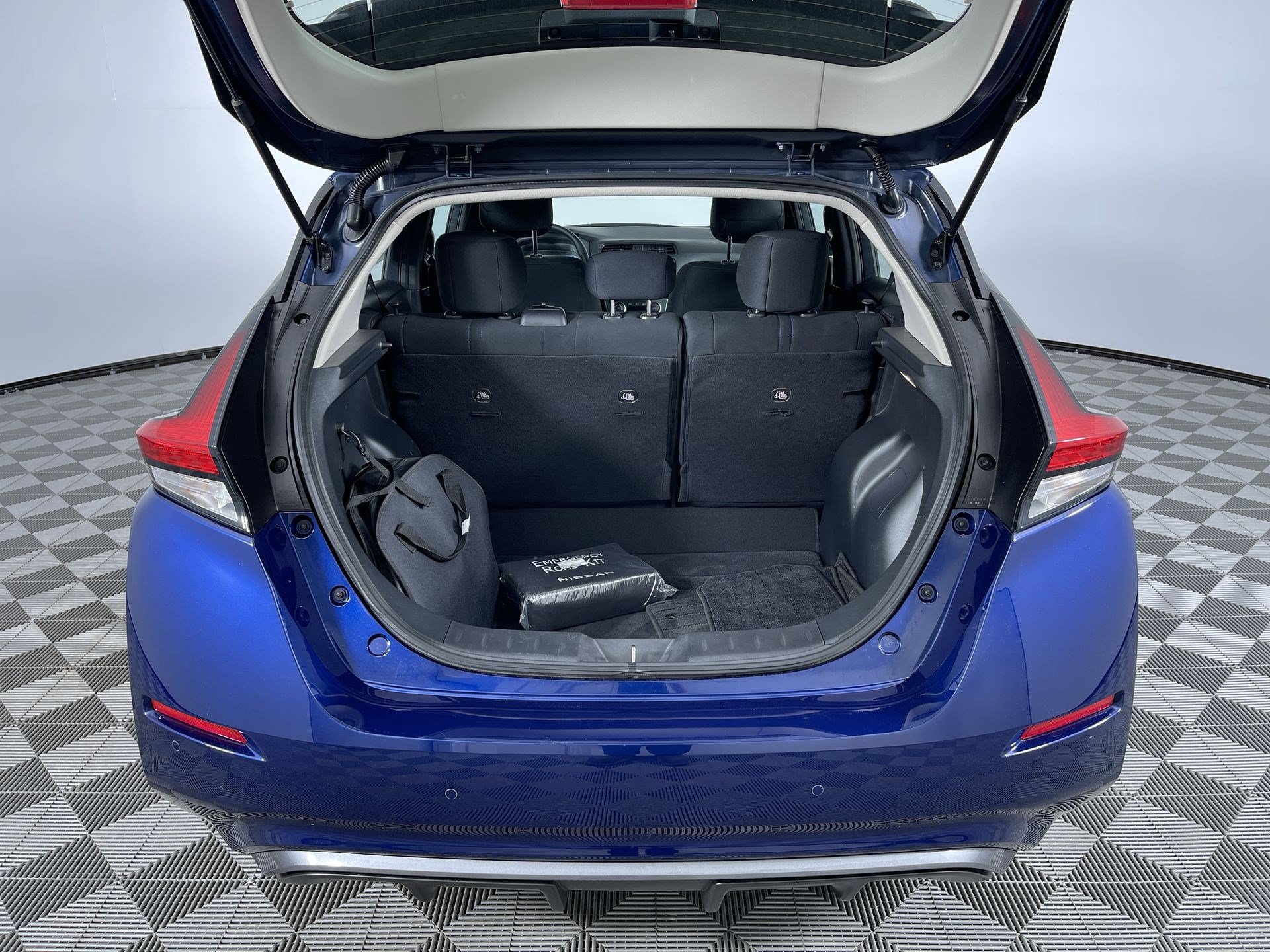 Certified 2025 Nissan Leaf S FWD image 23
