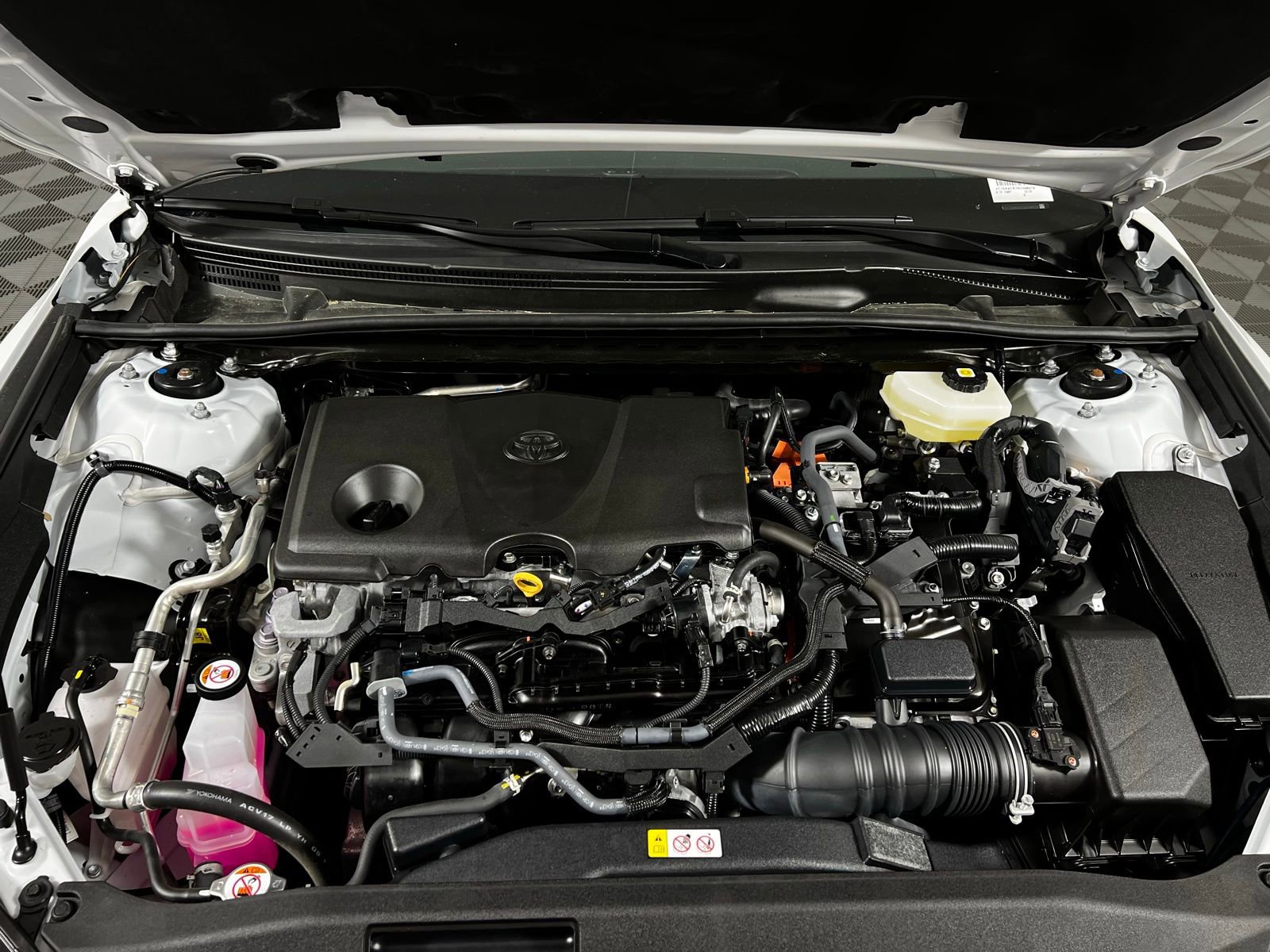 Certified 2025 Toyota Camry SE image 9