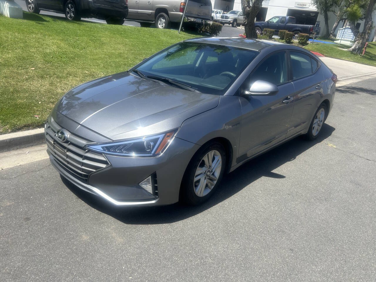 Used 2019 Hyundai Elantra SEL w/ Cargo Package FWD image 2