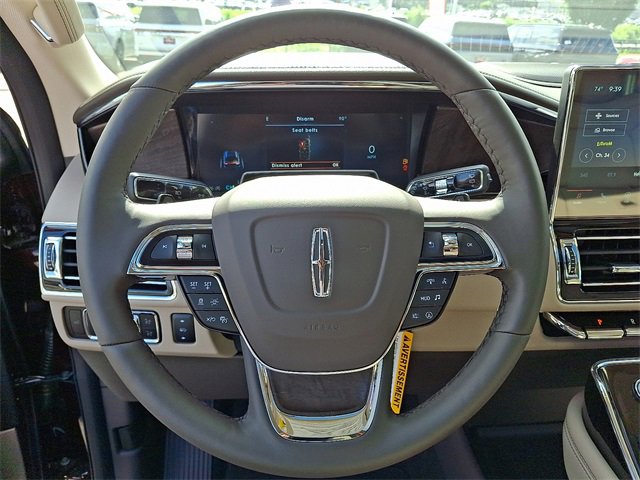 New 2024 Lincoln Navigator L Reserve image 8