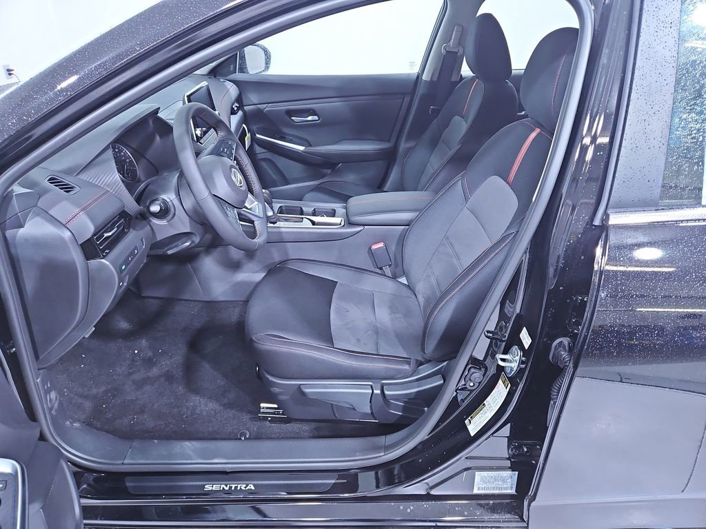 New 2025 Nissan Sentra SR w/ Midnight Edition image 10