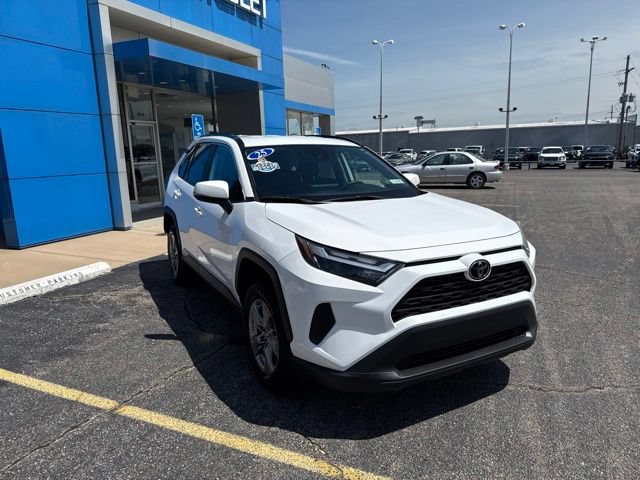 Used 2025 Toyota RAV4 XLE AWD/4WD image 9