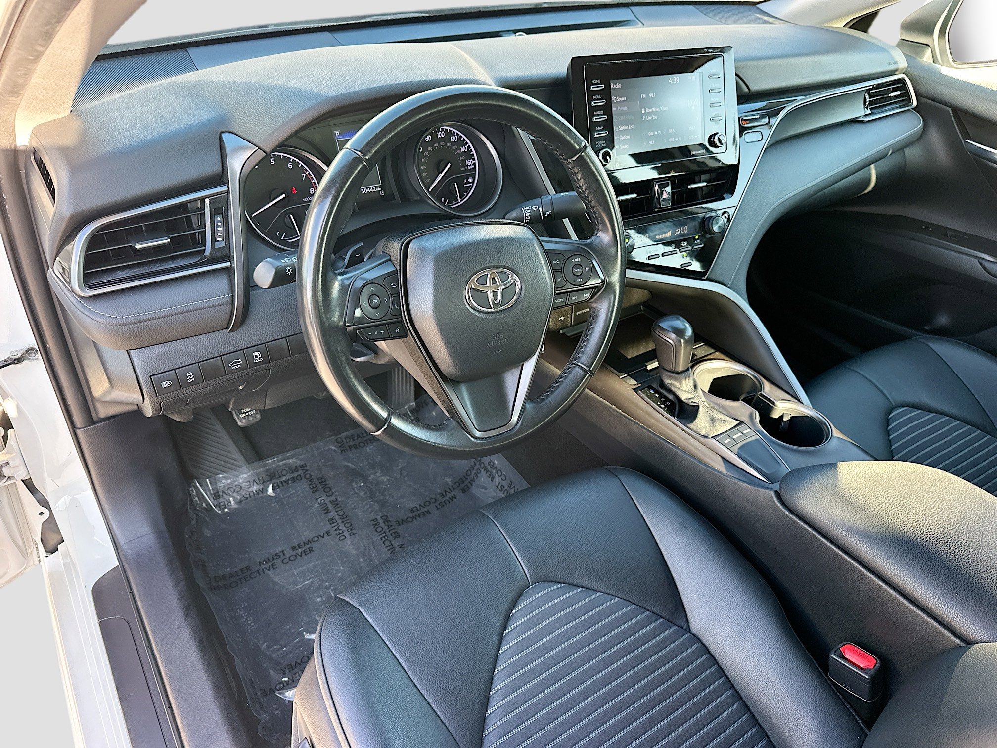 Used 2023 Toyota Camry SE image 9