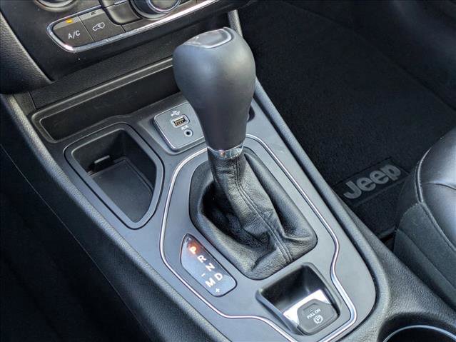 Used 2019 Jeep Cherokee Latitude Plus FWD image 12