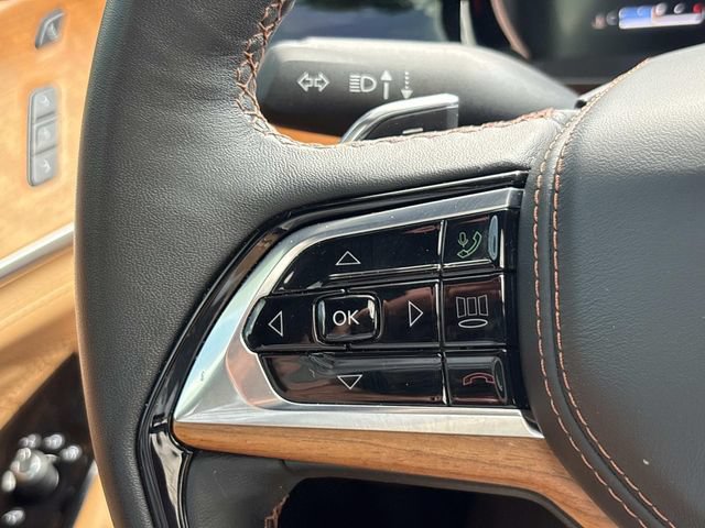 Used 2024 Jeep Grand Cherokee Summit AWD/4WD image 30