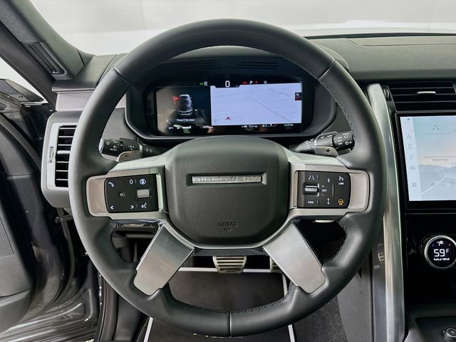 Used 2024 Land Rover Discovery Dynamic SE image 12