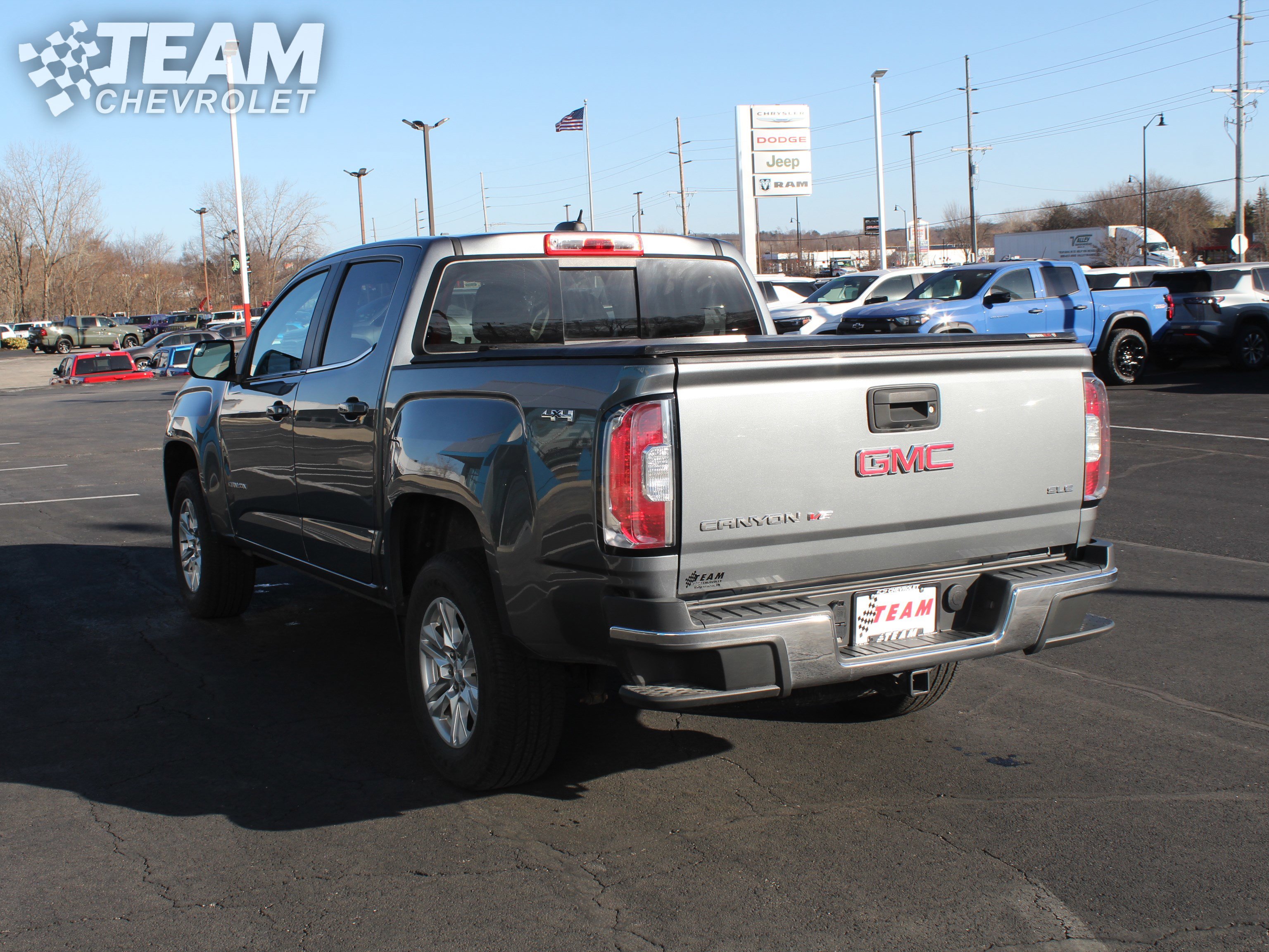 Used 2019 GMC Canyon SLE w/ SLE Convenience Package image 6