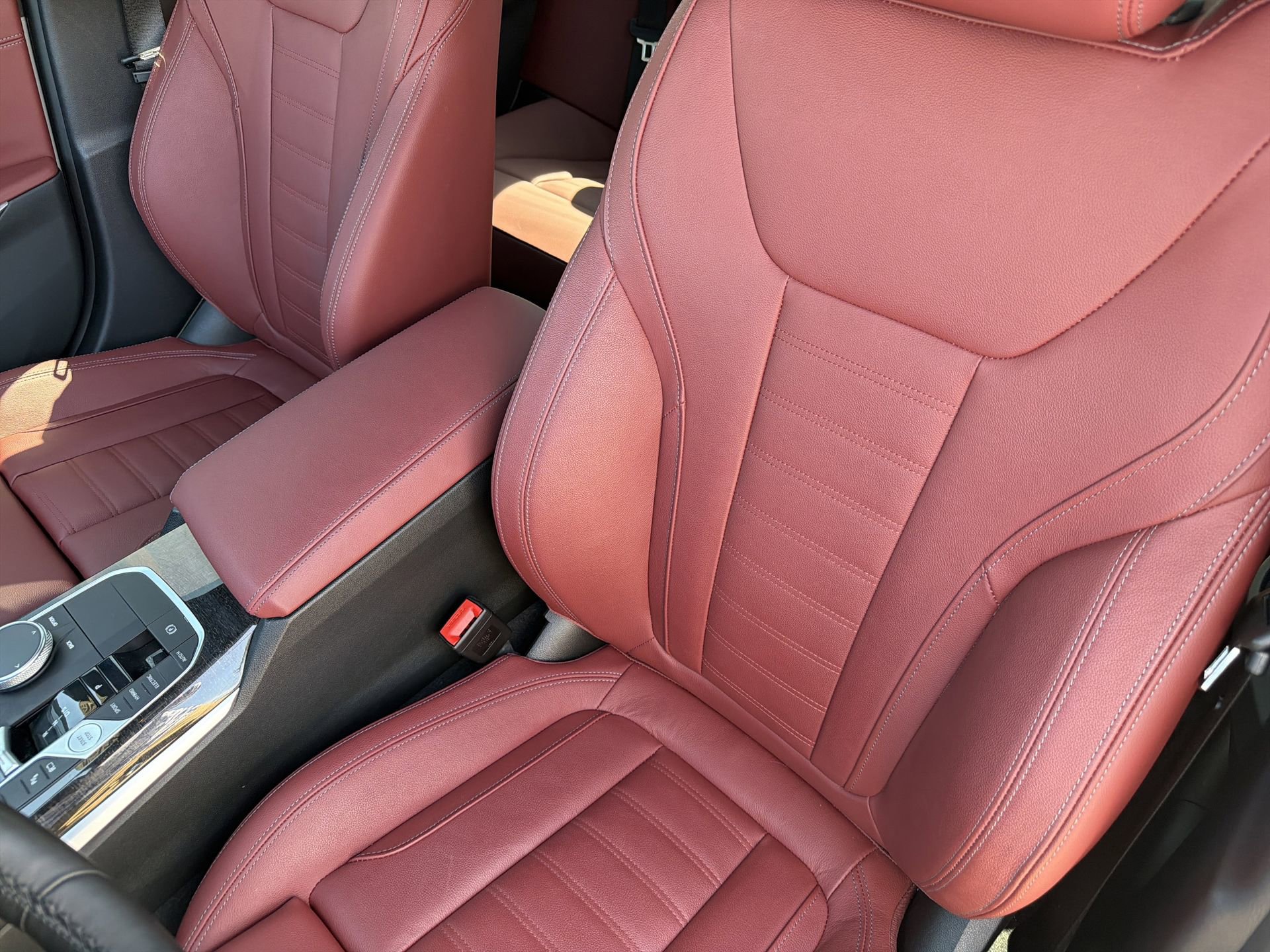Certified 2024 BMW 330e w/ Premium Package RWD image 22