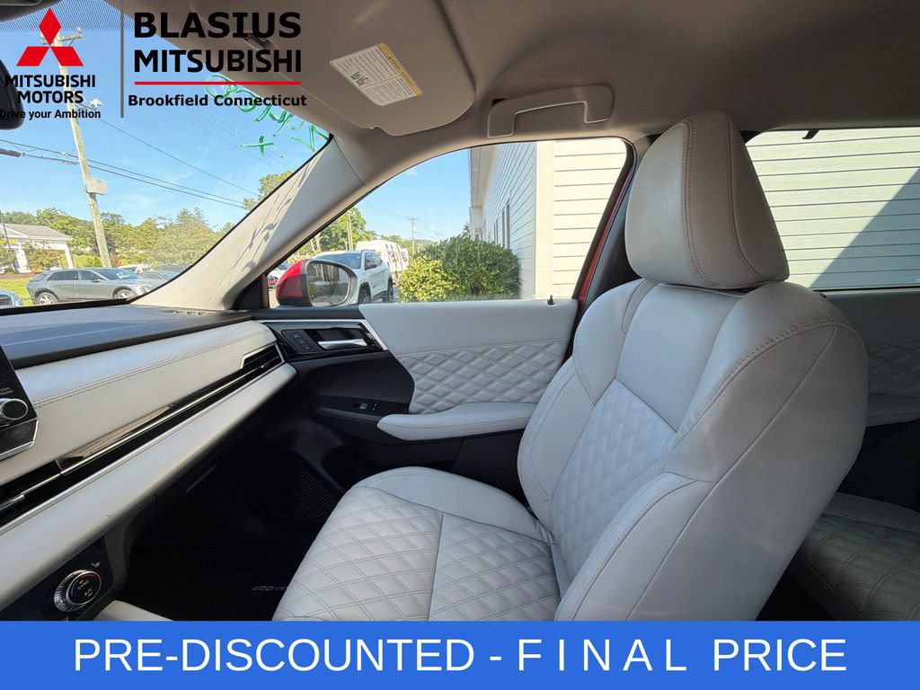 Used 2023 Mitsubishi Outlander SEL AWD/4WD image 29
