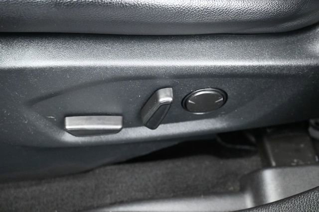 Used 2019 Ford Explorer XLT w/ Equipment Group 202A FWD image 11