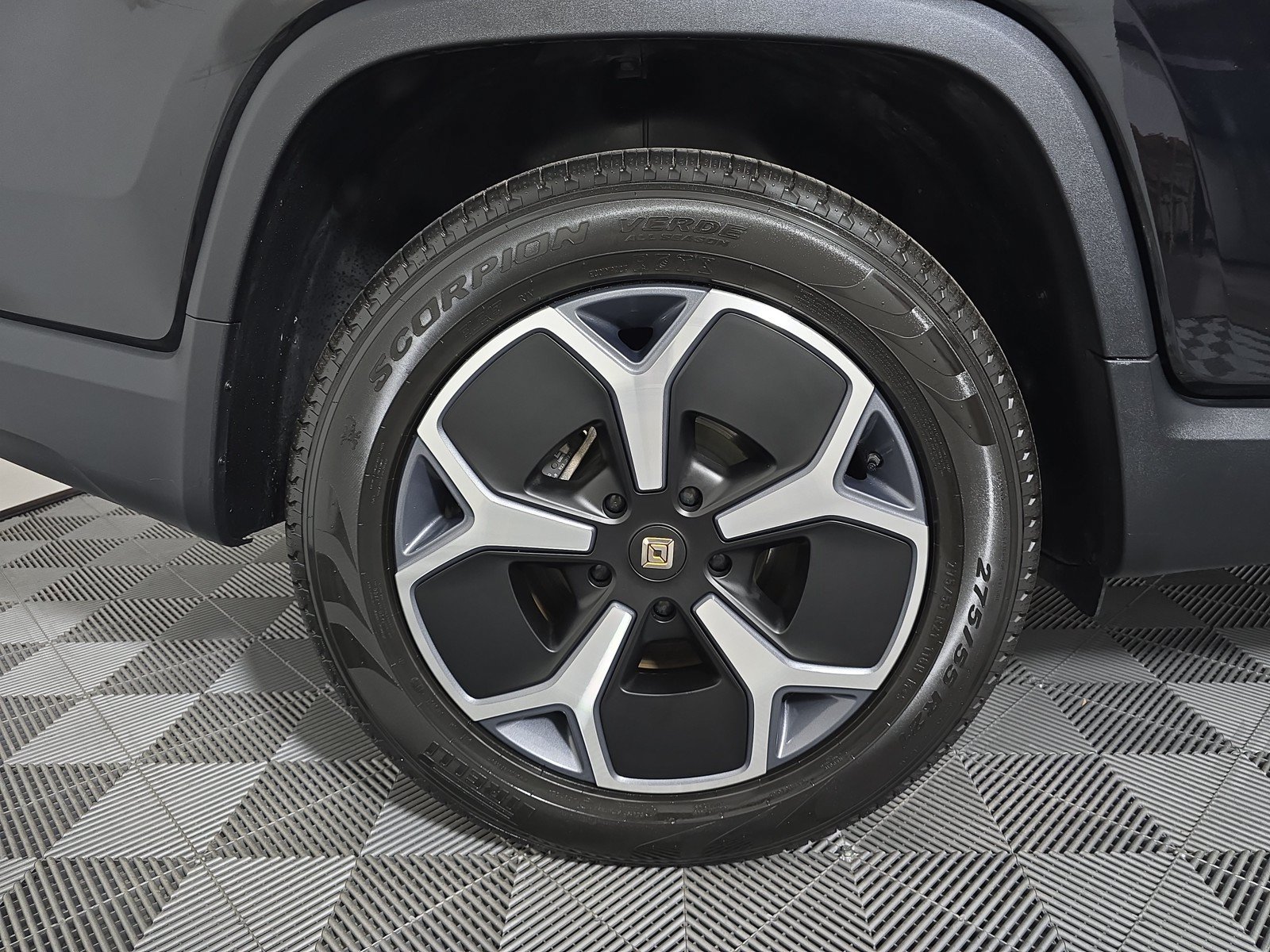 Used 2024 Rivian R1T Adventure AWD/4WD image 12