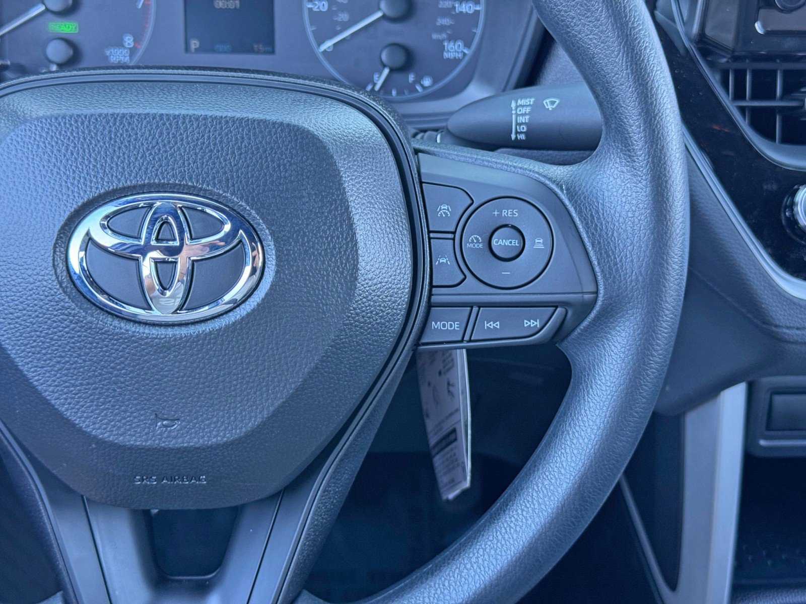 Used 2025 Toyota Corolla Cross AWD Hybrid image 18