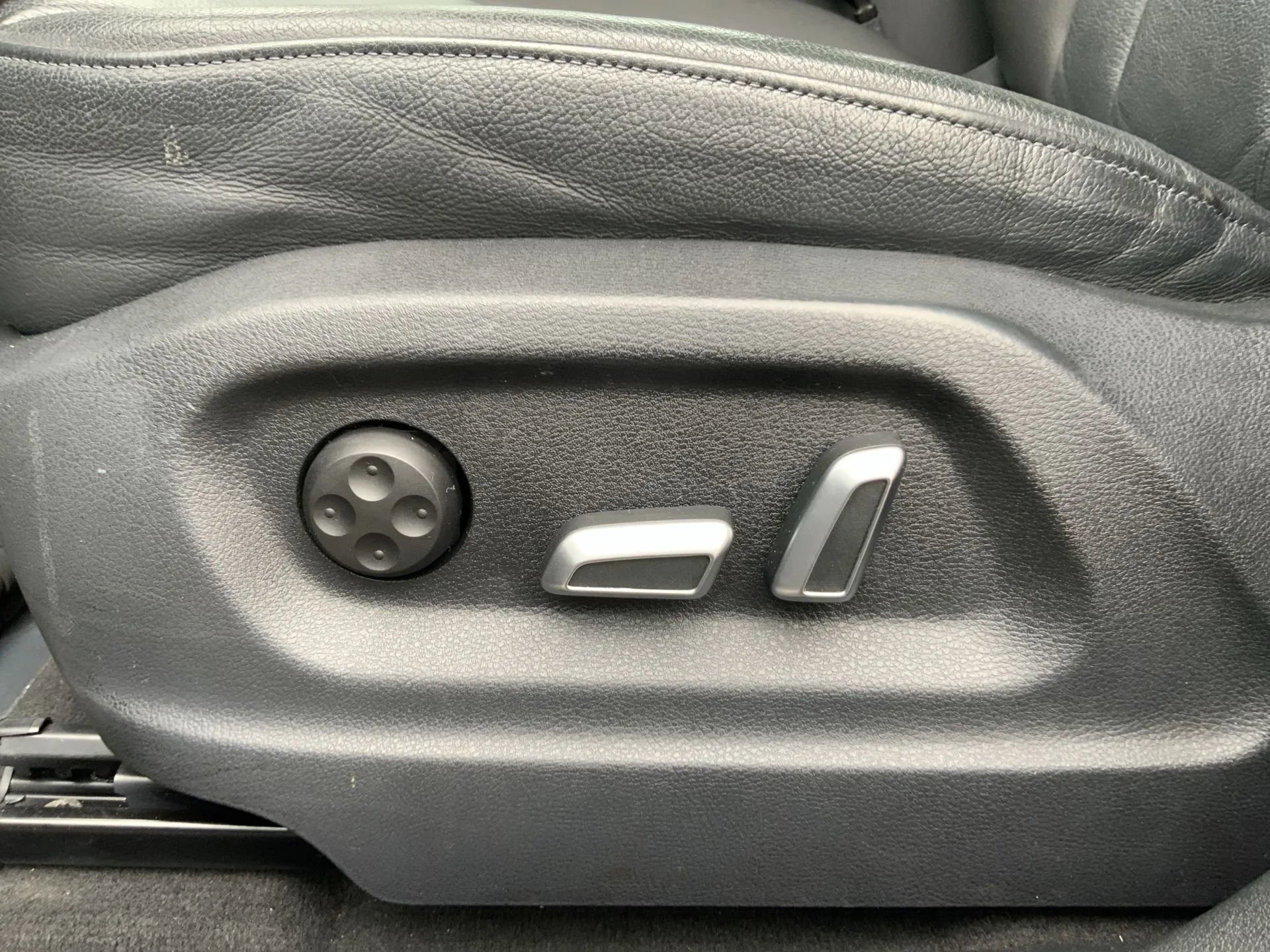 Used 2016 Audi Q5 2.0T Premium Plus w/ Technology Package image 14