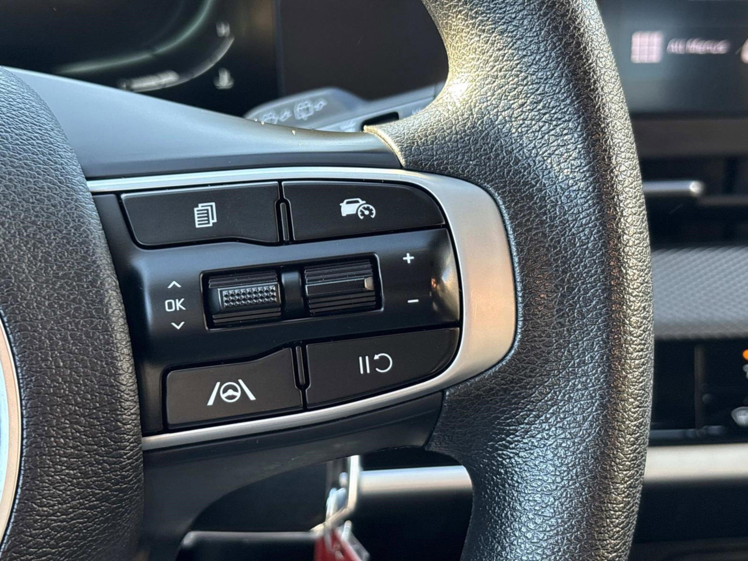 Used 2024 Kia Sportage LX image 27