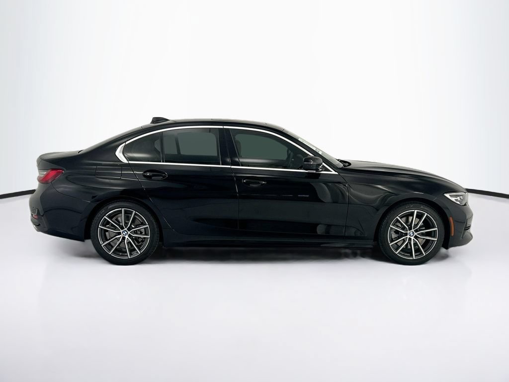 Used 2020 BMW 330i Sedan w/ Driving Assistance Package RWD image 4