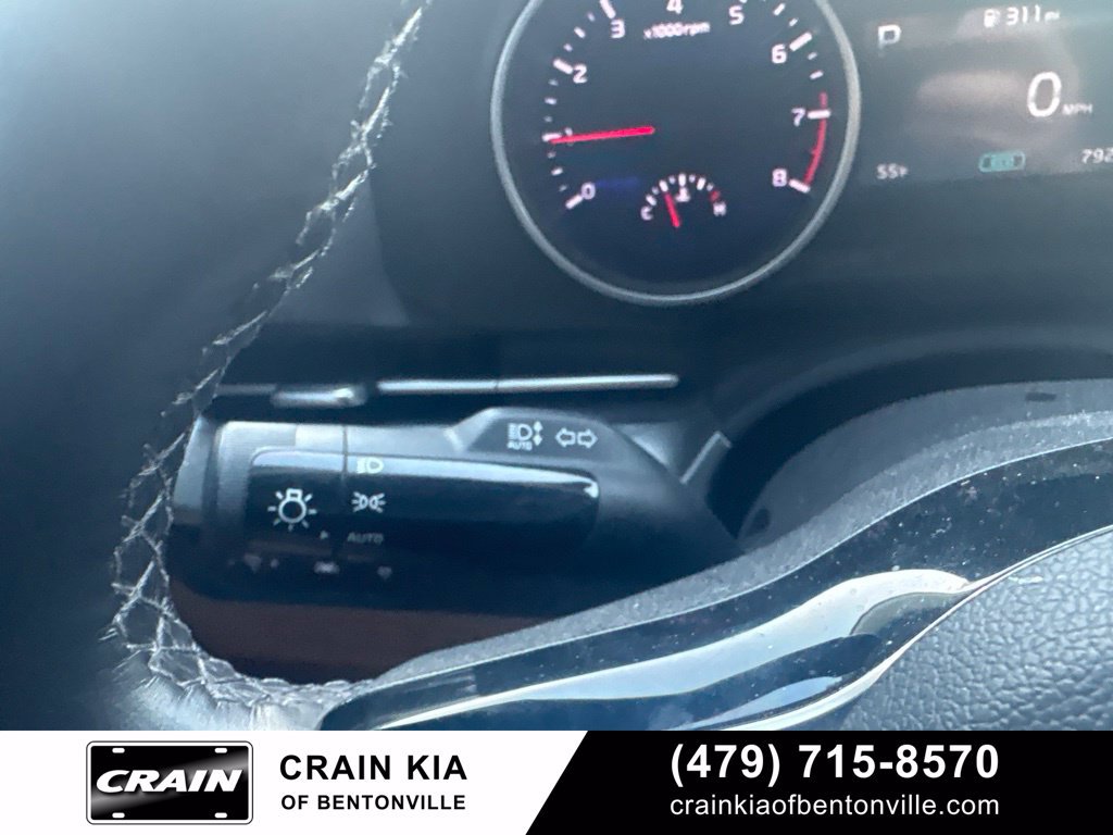 Certified 2024 Kia Carnival LX FWD image 30