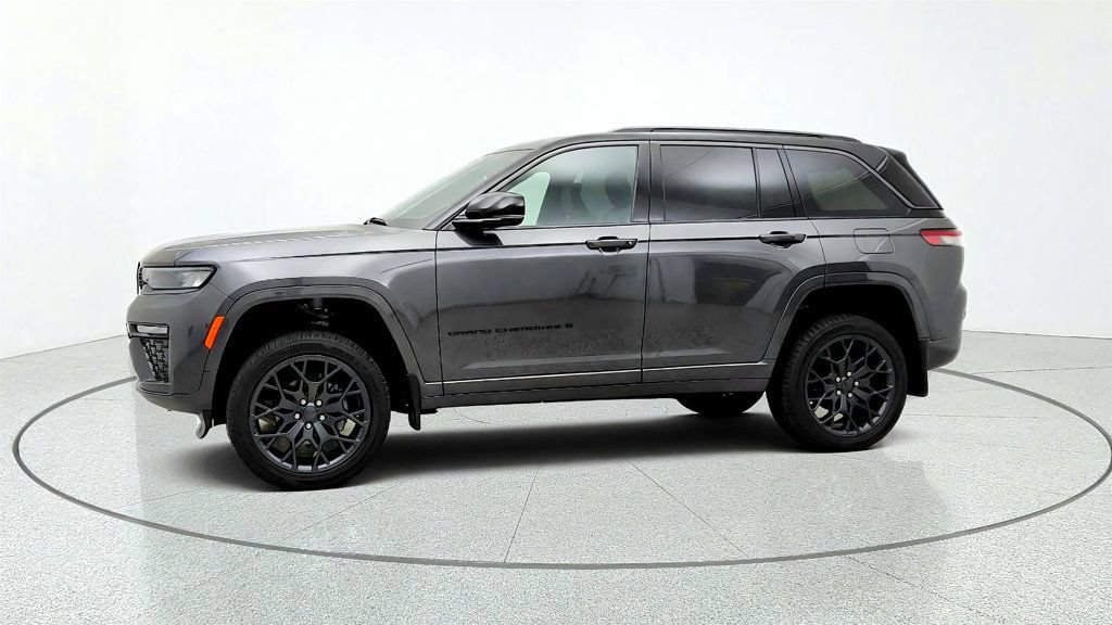 Used 2026 Jeep Grand Cherokee Summit w/ Obsidian Package AWD/4WD image 8