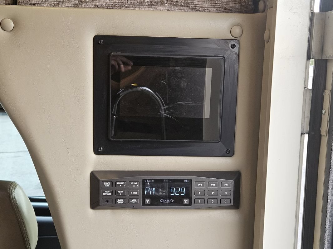 Used 2017 Mercedes-Benz Sprinter 3500 image 39