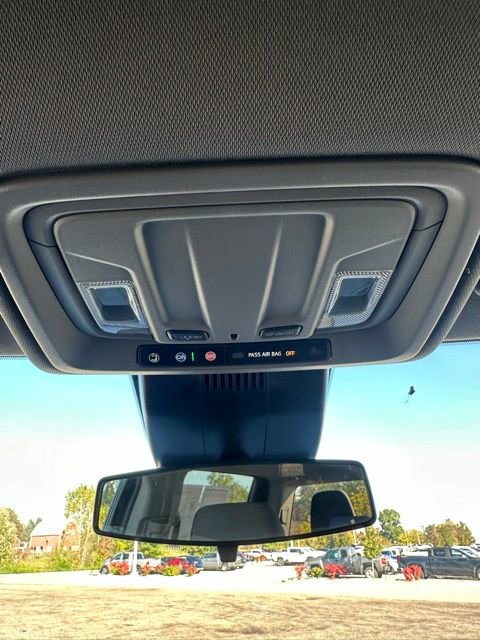 Used 2023 Chevrolet Silverado 1500 LT image 28