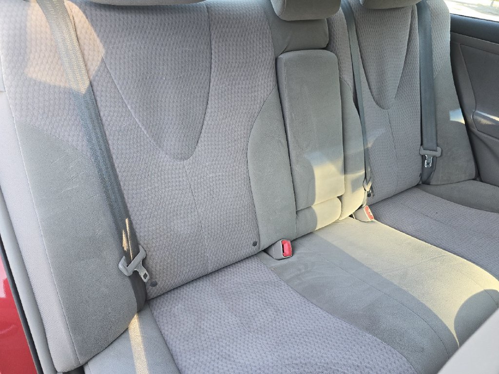Used 2011 Toyota Camry LE FWD image 15