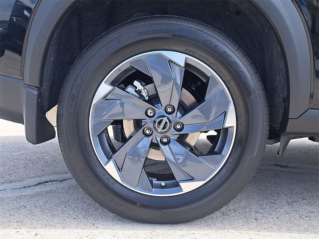 New 2026 Nissan Rogue SV image 3