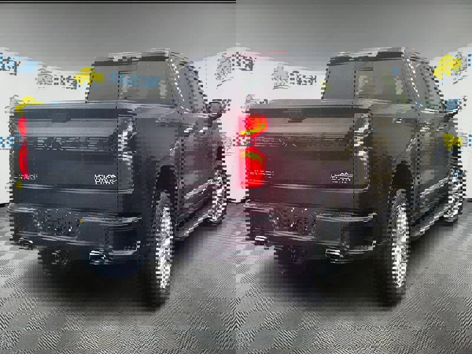 Used 2023 Chevrolet Silverado 1500 High Country w/ Technology Package image 6