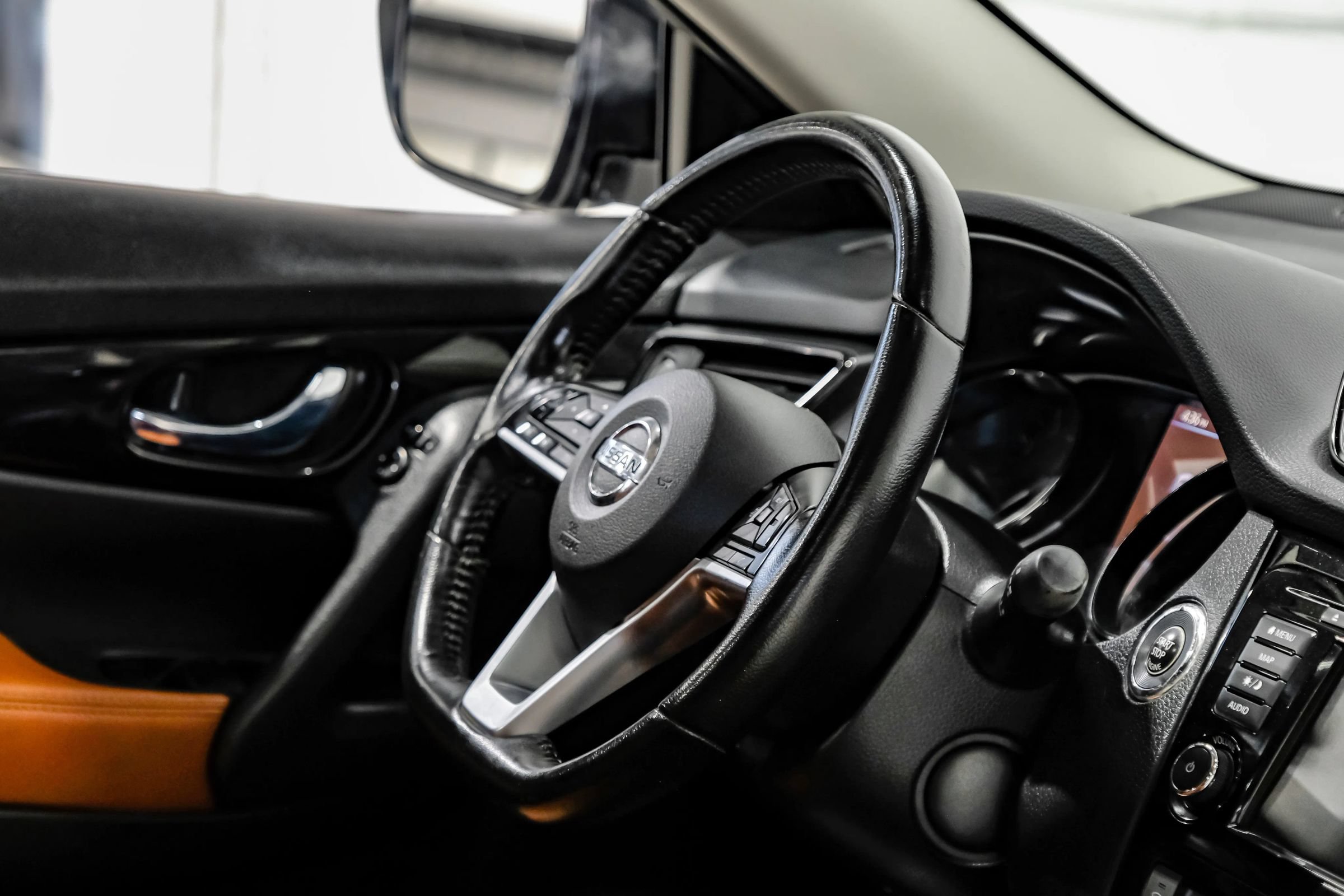 Used 2018 Nissan Rogue SL w/ Premium Package FWD image 20