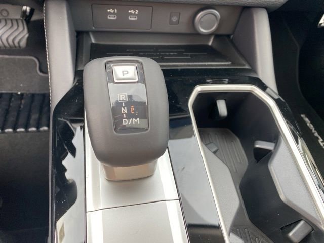 New 2025 Mitsubishi Outlander SE image 30