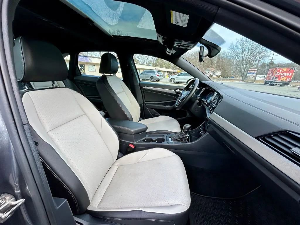 Used 2019 Volkswagen Jetta R-Line image 18