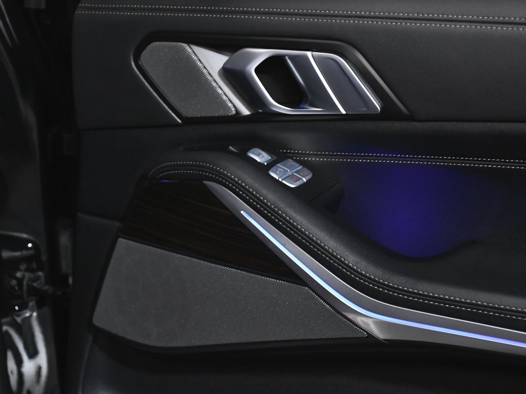 Used 2024 BMW X7 xDrive40i image 16