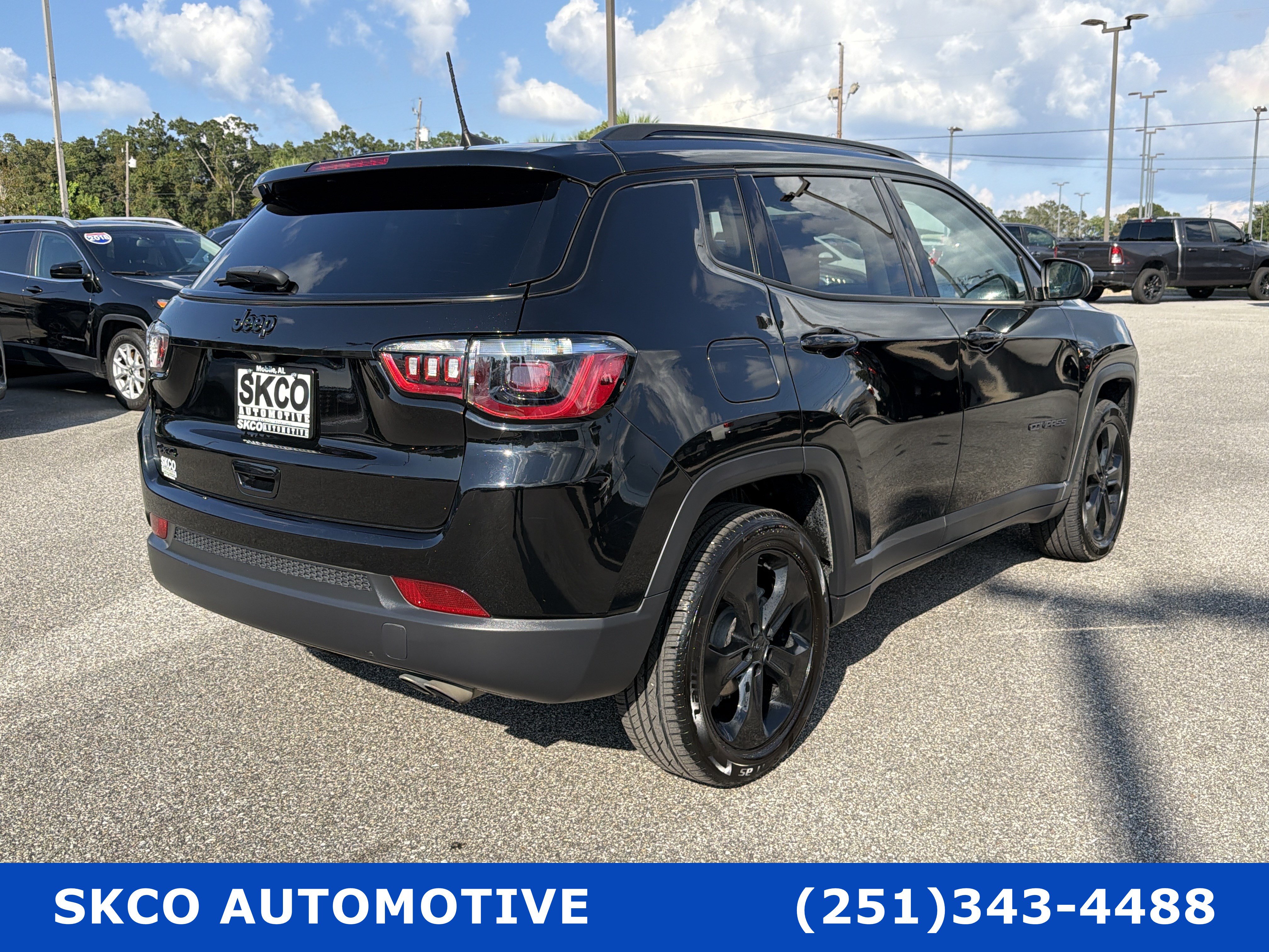 Used 2021 Jeep Compass Latitude w/ Sun and Sound Group AWD/4WD image 5