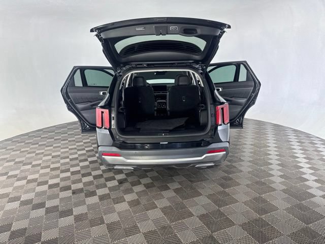 Certified 2025 Kia Sorento SX FWD image 17