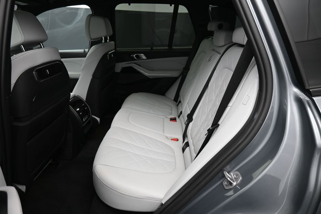 Used 2024 BMW X5 M60i AWD/4WD image 23