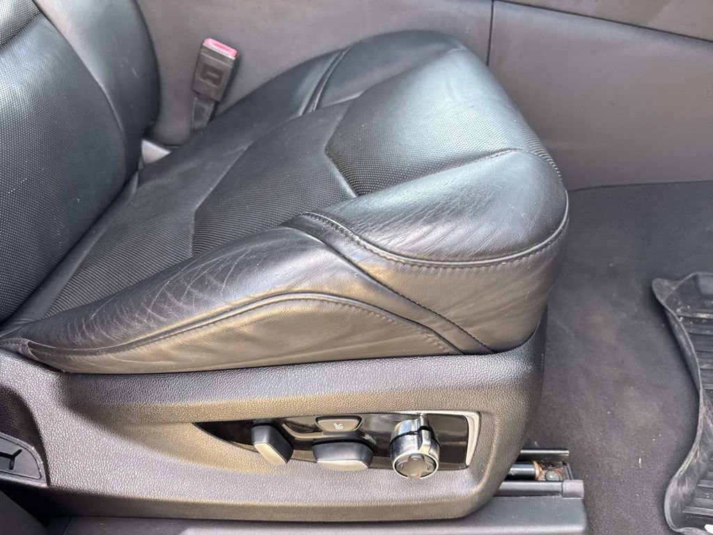 Used 2019 Cadillac Escalade Platinum image 14