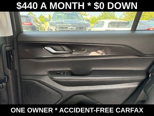 Used 2023 Jeep Grand Cherokee L Laredo AWD/4WD image 44