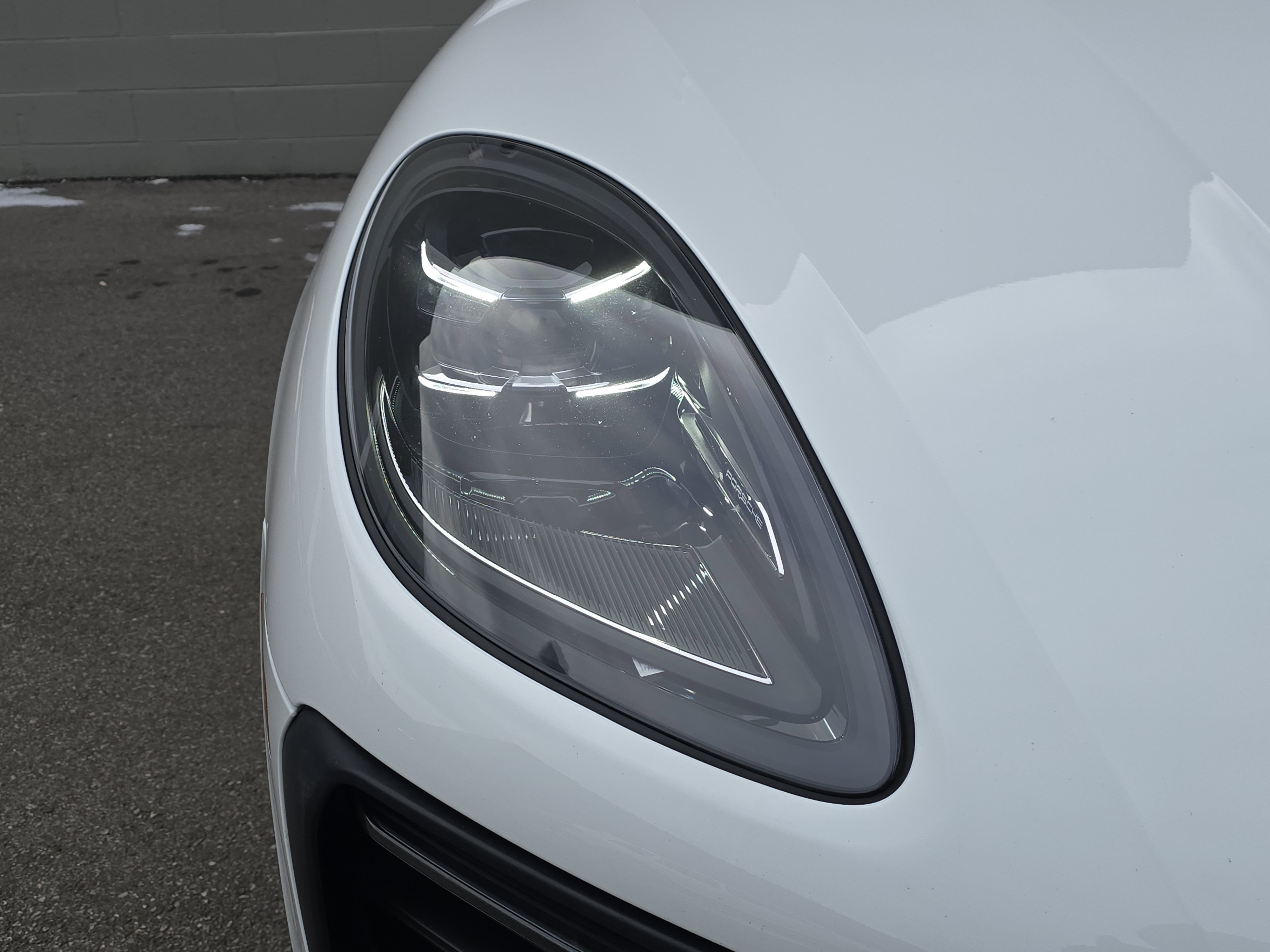 Certified 2023 Porsche Macan image 11