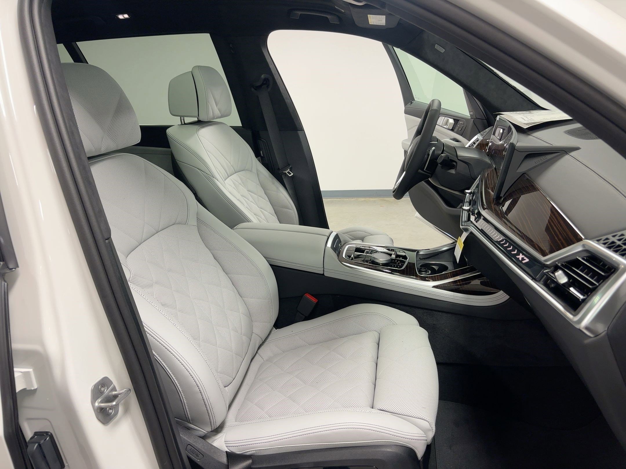 New 2026 BMW X7 xDrive40i w/ Premium Package image 31