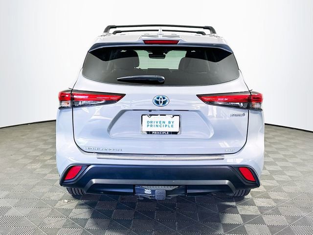 Certified 2023 Toyota Highlander Bronze Edition image 7