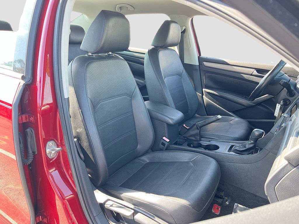 Used 2015 Volkswagen Passat 1.8T Wolfsburg Edition image 25