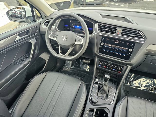 Used 2022 Volkswagen Tiguan SE image 29