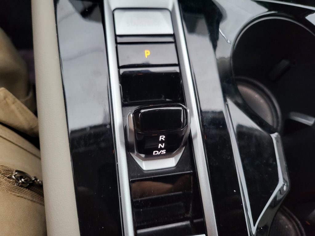 Used 2025 Volkswagen Atlas SE image 9