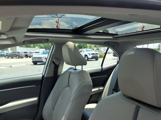 Used 2022 Toyota Camry XSE w/ Navigation Package FWD image 16